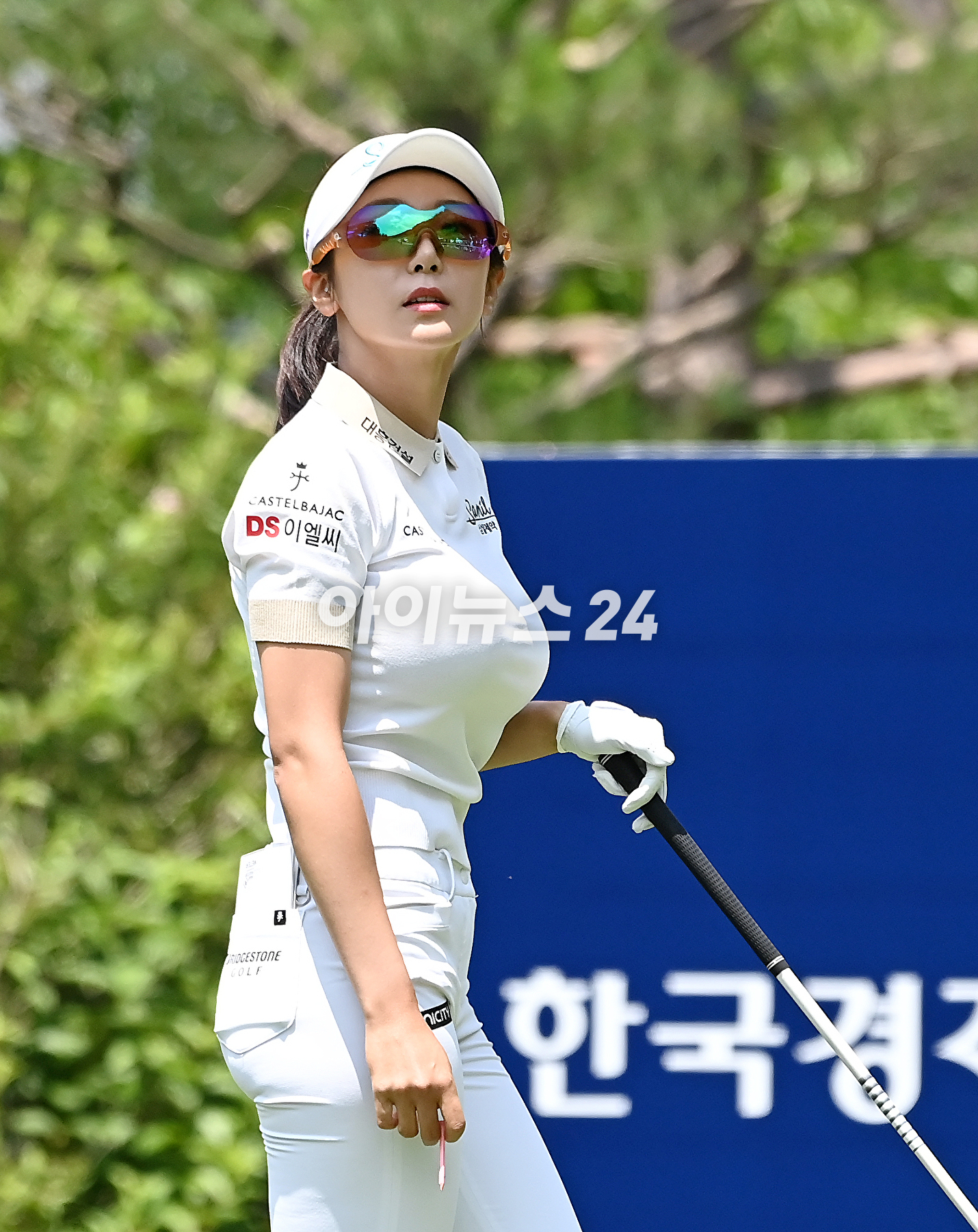 23일 경기도 포천시 포천힐스 컨트리클럽(파72ㅣ6,630야드)에서 'BC카드-한경 레이디스컵 2023'(총상금 8억 원, 우승상금 1억 4,400만 원) 1라운드가 열렸다.안소현이 티샷을 하고 있다. [사진=곽영래 기자]