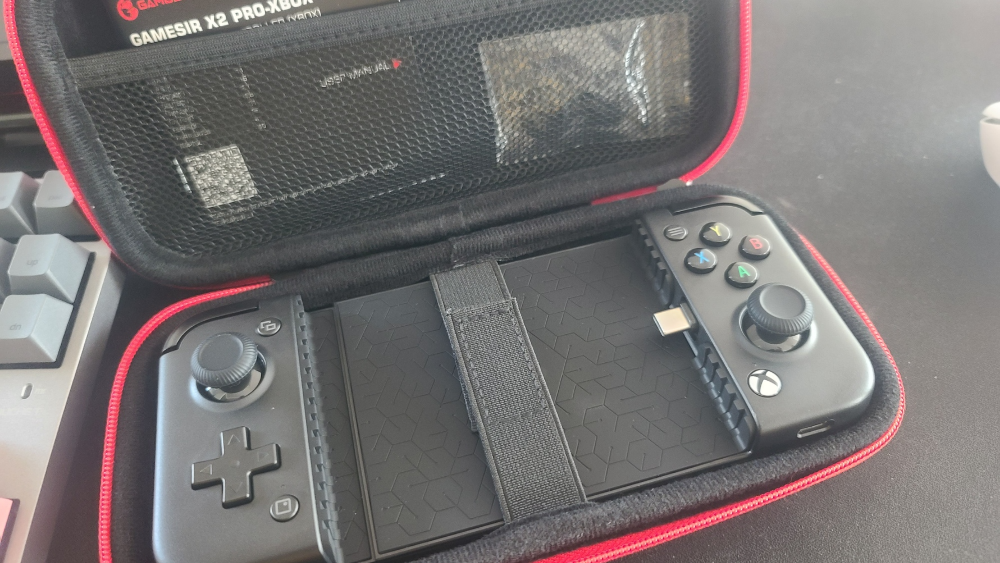 GameSir X2 Pro-Xbox 하드 케이스 내부