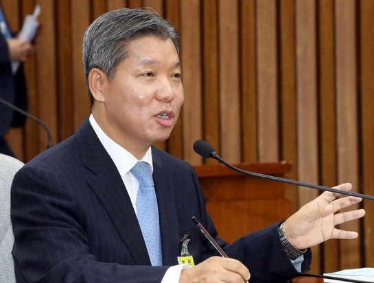 공수처 이영진 헌법재판관 골프접대 무혐의 불기소