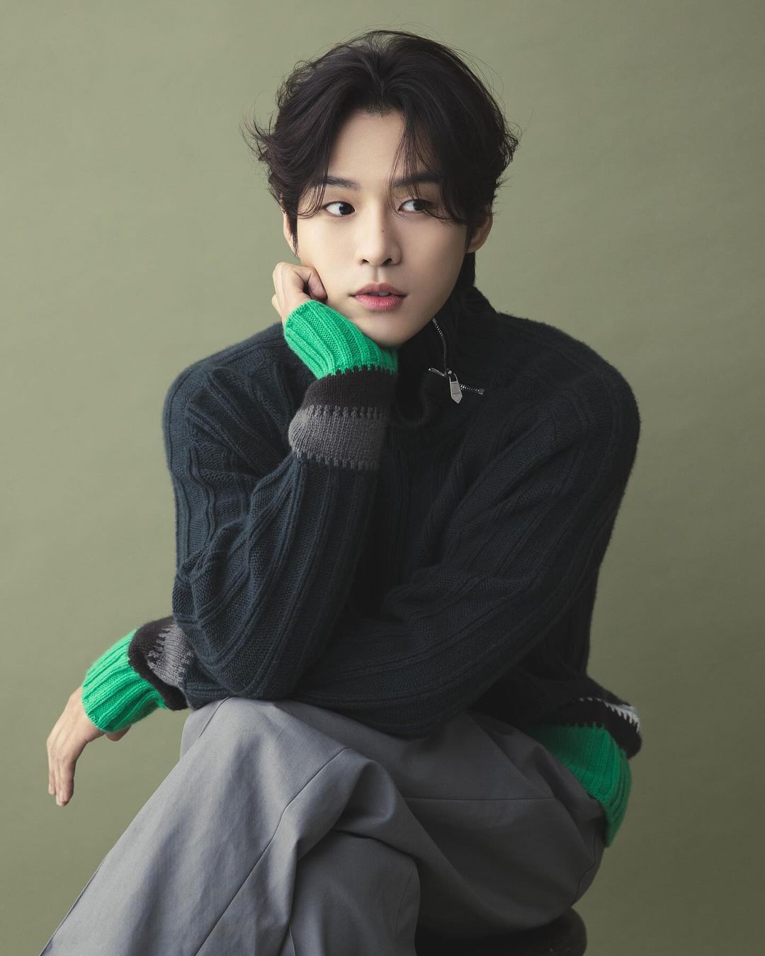 윤지온