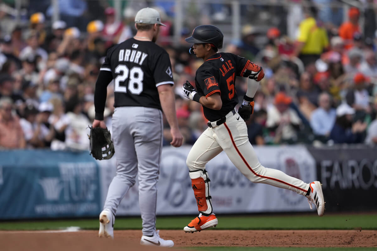 MLB 시범경기 이정후 2호 홈런