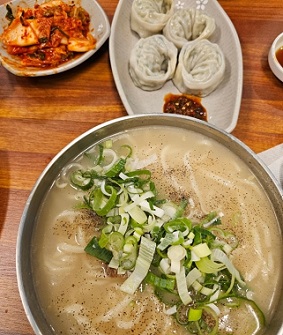 사골칼국수