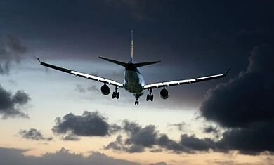 비행중인-비행기