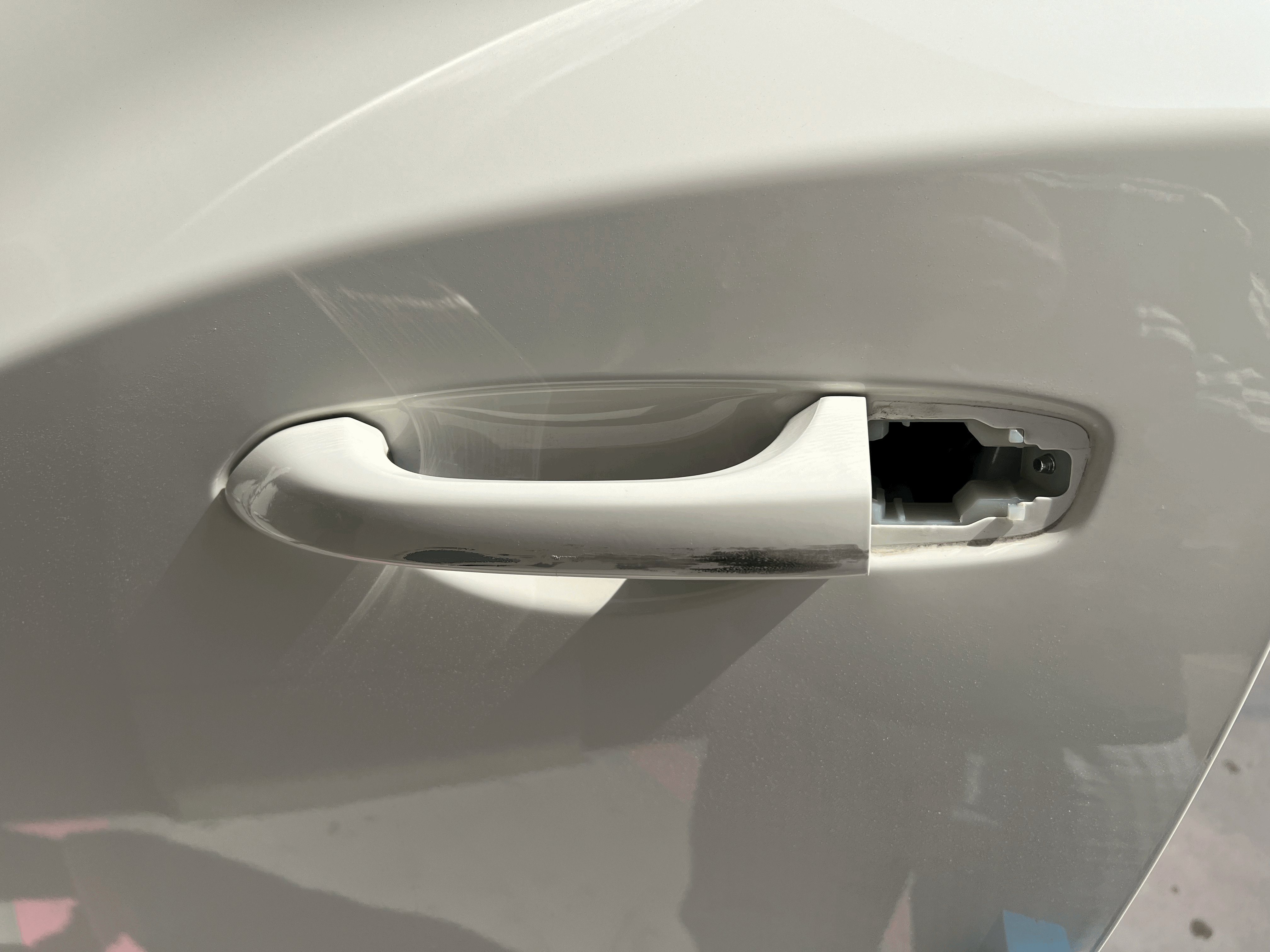 티볼리 문 손잡이 교체