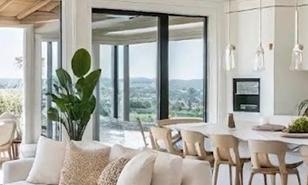 여름 셀프 인테리어로 시원해진 거실 이미지