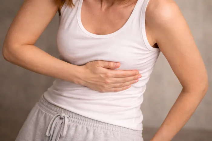 왼쪽 갈비뼈 아래 통증