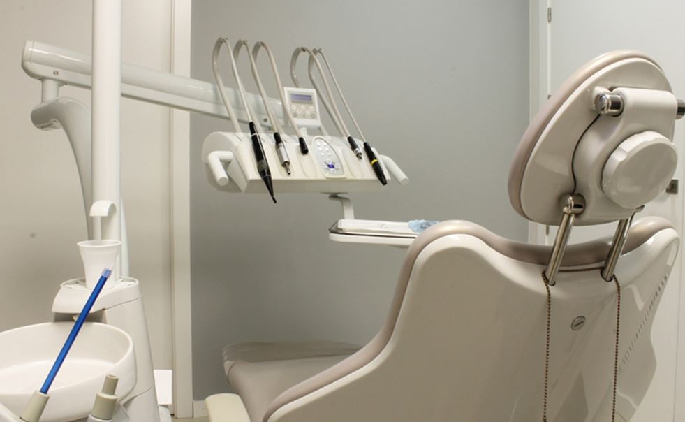 노인-임플란트-지원