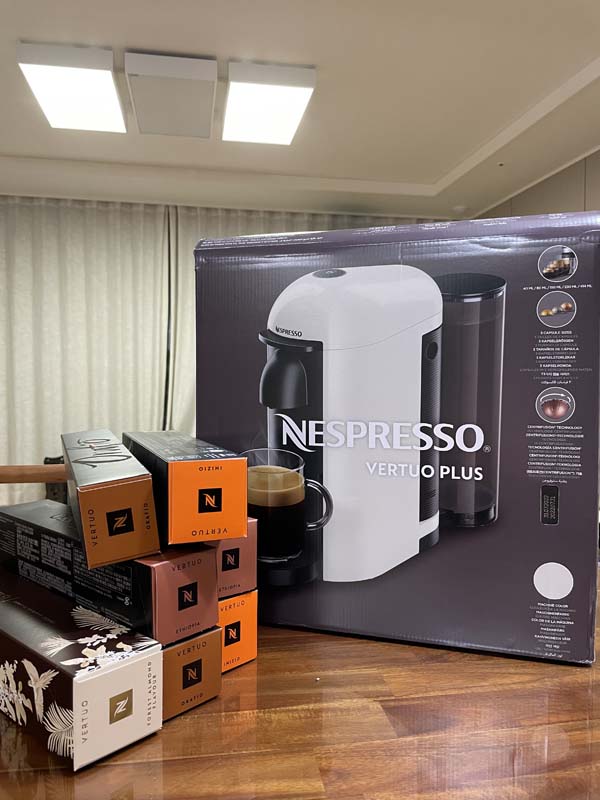 버츄오 플러스와 캡슐 60개