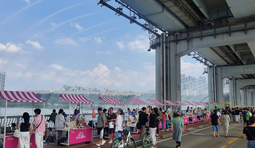 차 없는 잠수교 뚜벅뚜벅 축제 2025 - 꽃자리콘서트&middot;무소음DJ파티&middot;플리마켓까지! 관련 사진