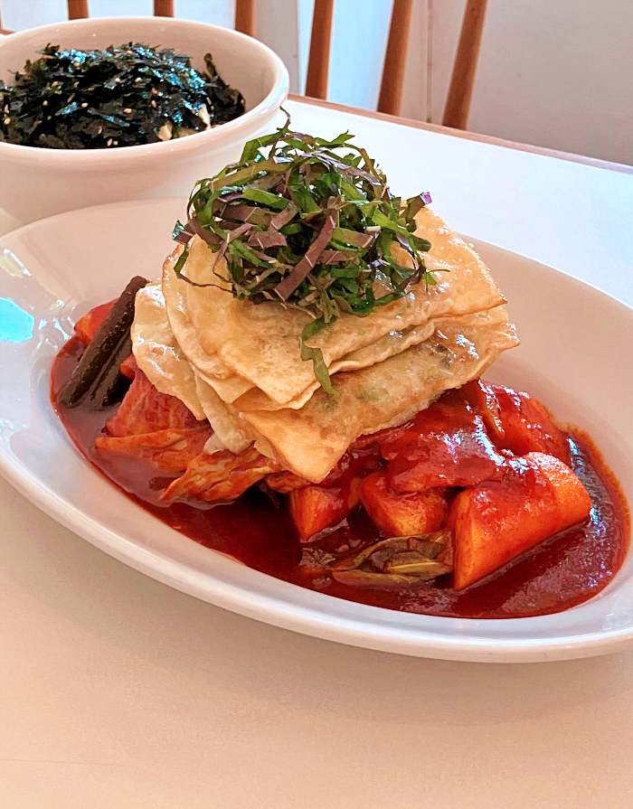 대구 동인동 맛집 떡볶이&#44; 납작만두&#44; 배송 주문 밀키트 까지 파는 디저트 카페&#44; 제철 과일 빙수