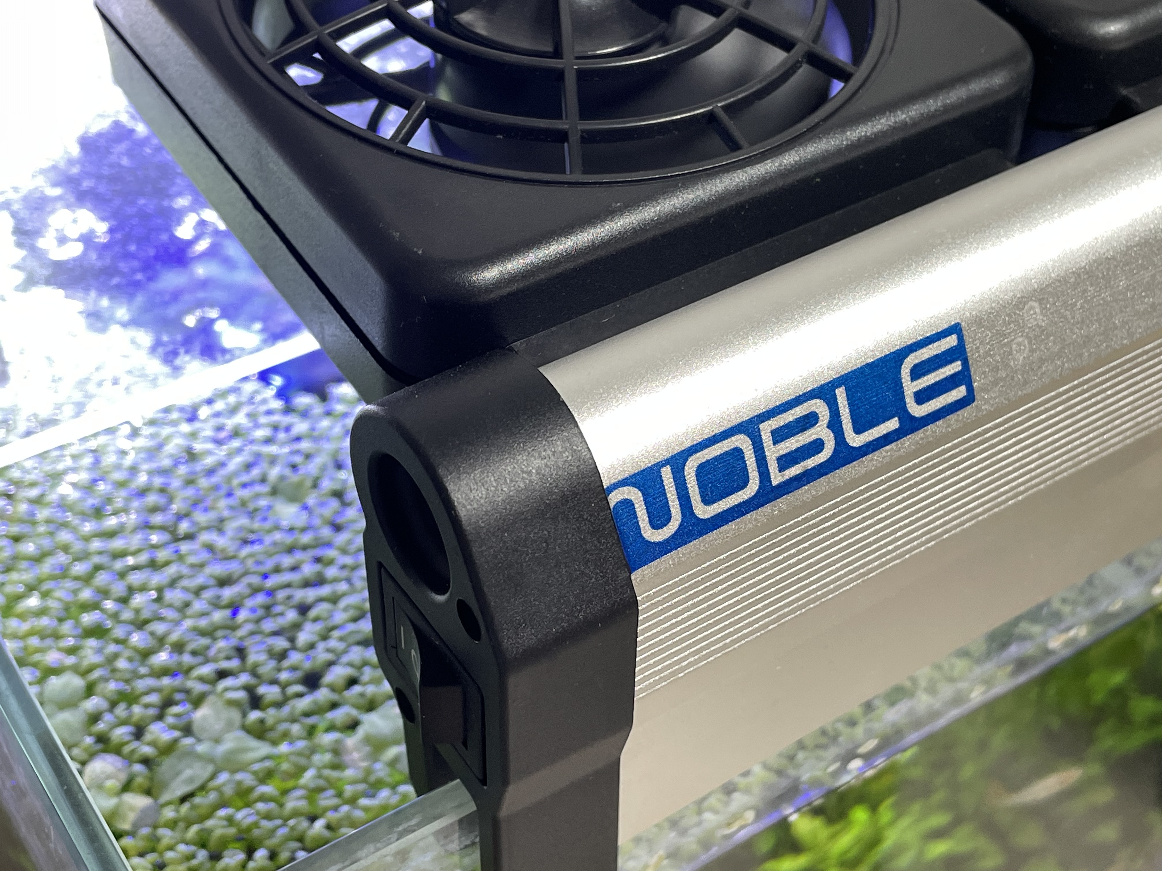 노블 어항 냉각 쿨링 팬 쿨러 사용기 - 노블 로고