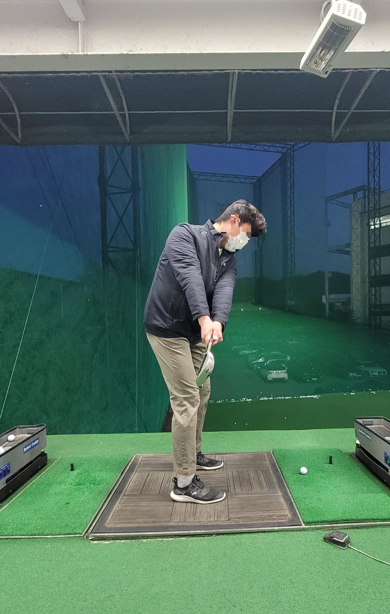 올바른 카메라 위치에서 찍은 측면 골프 스윙