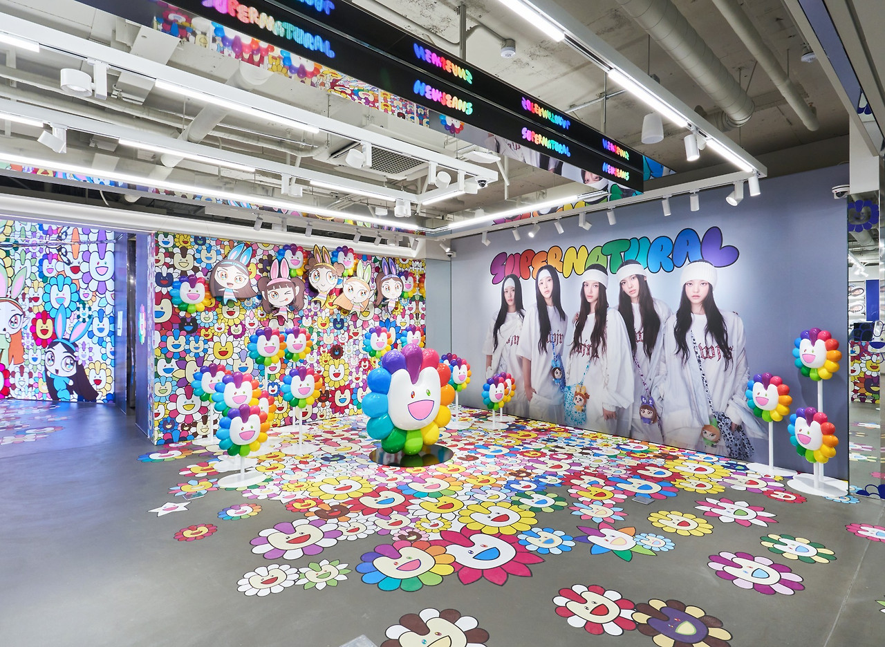 뉴진스x무라카미다카시