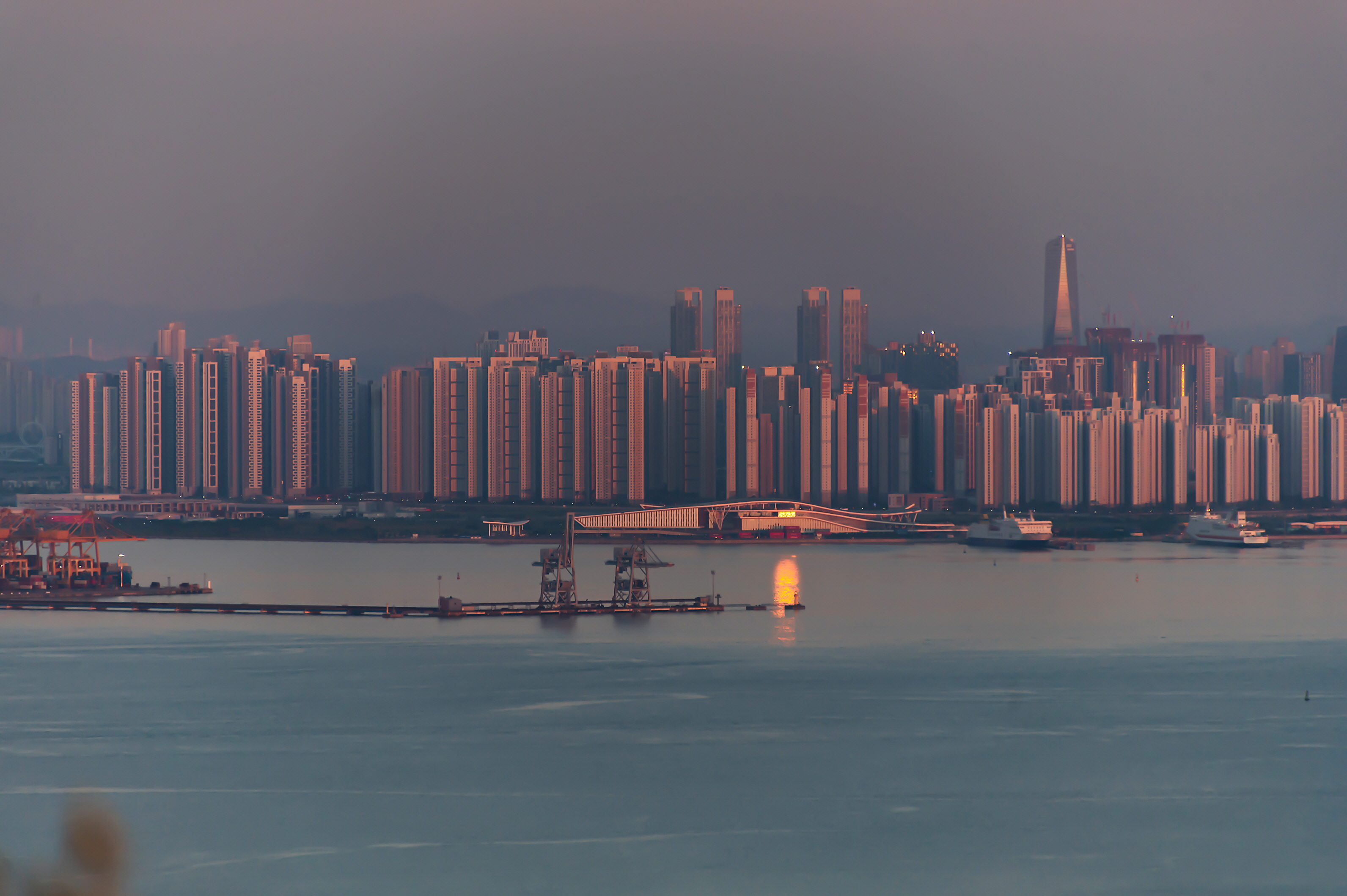 정상에서 바라본 일몰시작