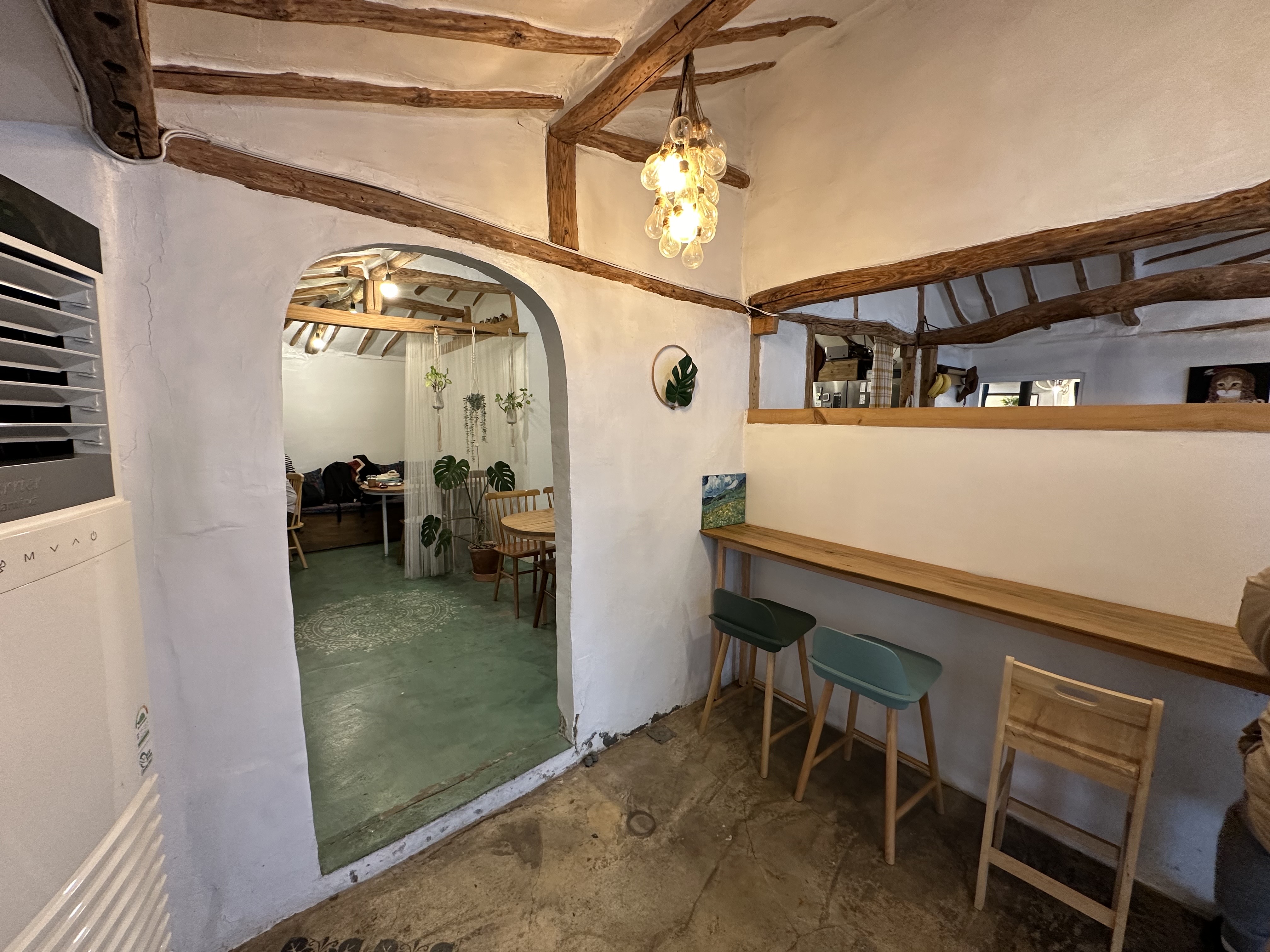 삽교-클래시커피-내부