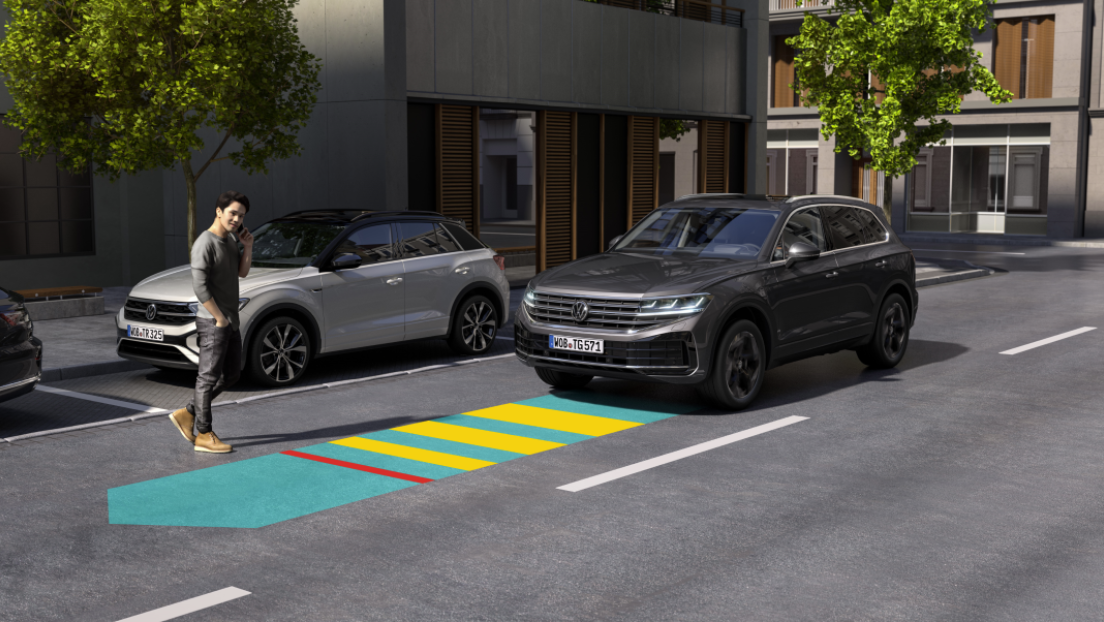 투아렉 전방추돌경고