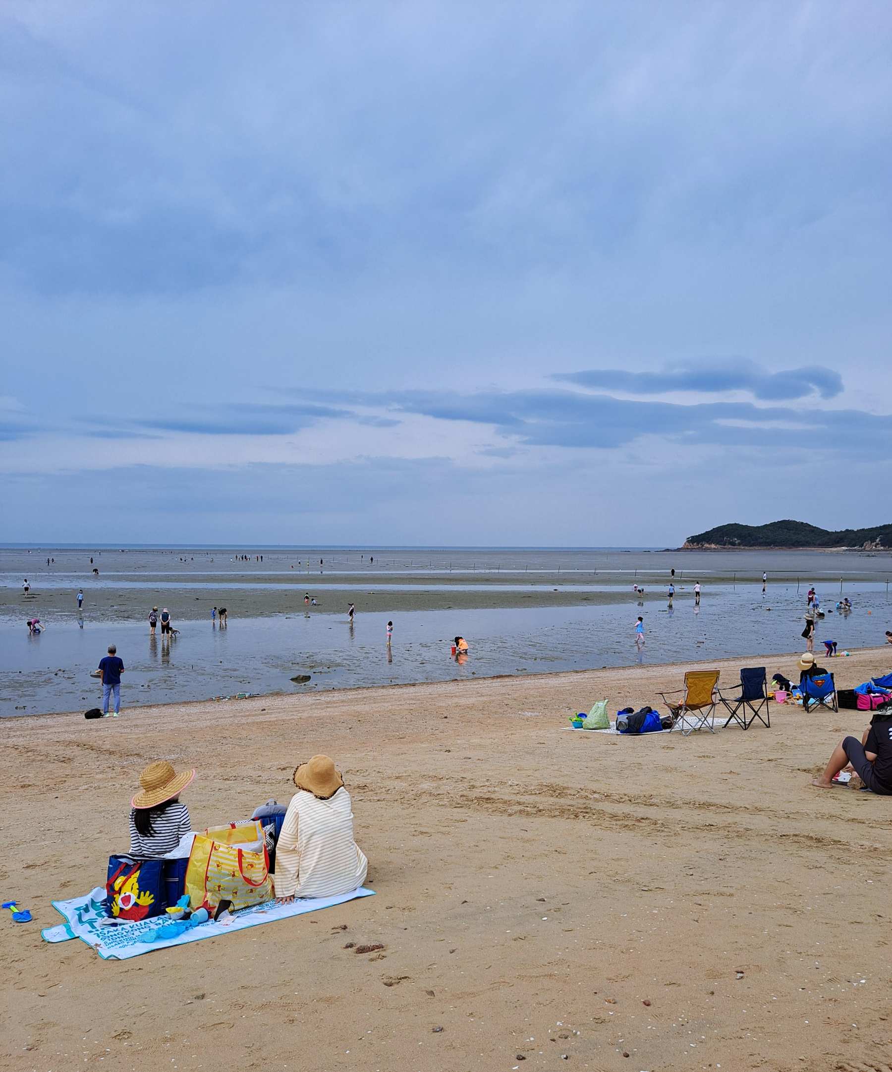 하나개해변 한가로운 휴가객들