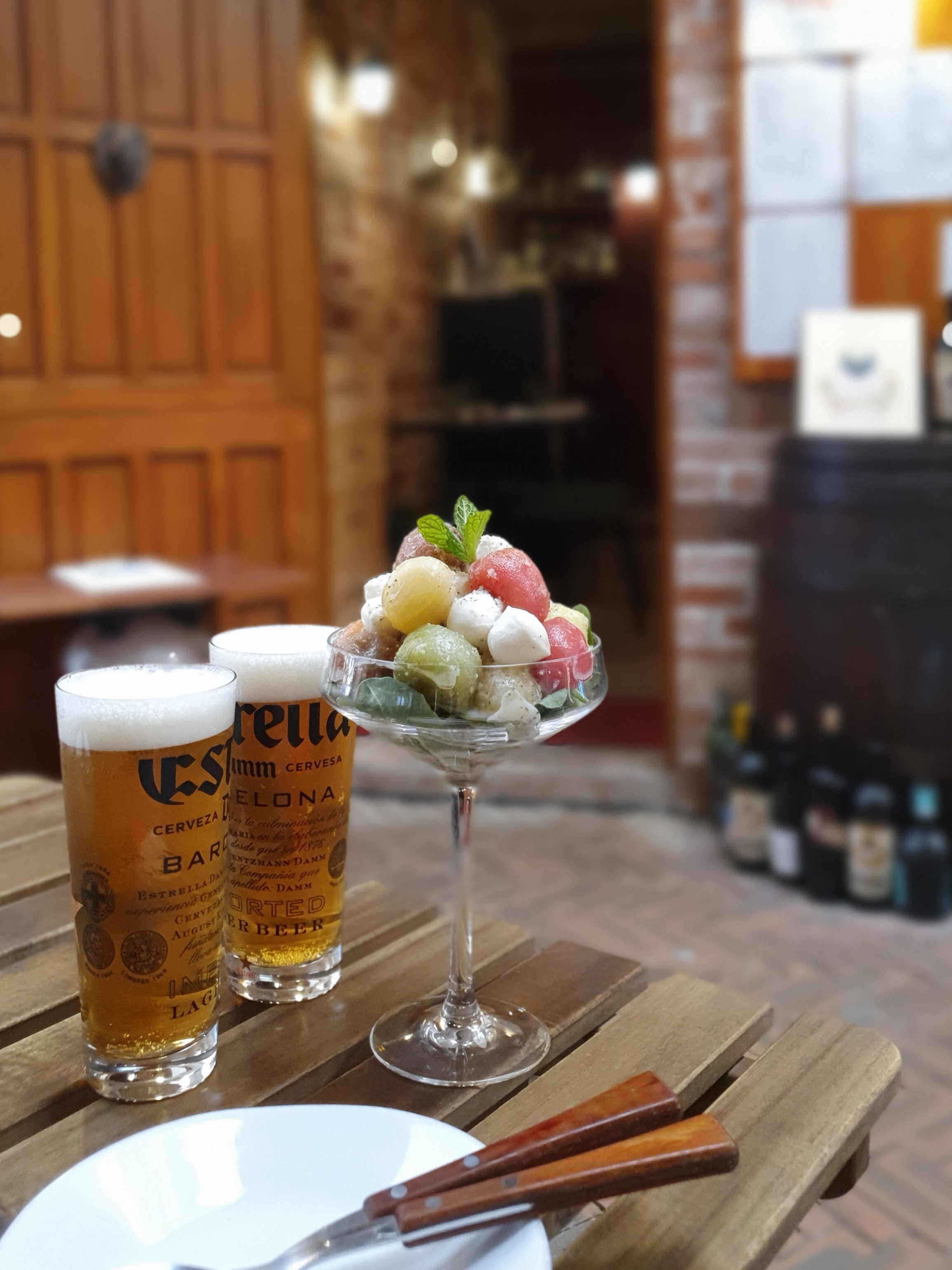 맥주와_샐러드