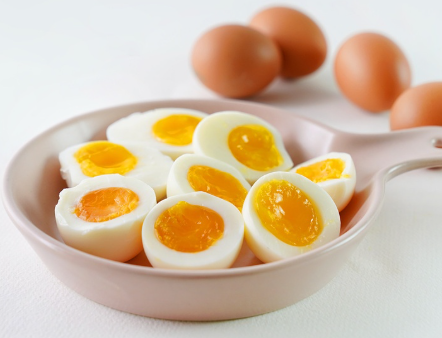 삶은 반숙 계란의 보관법