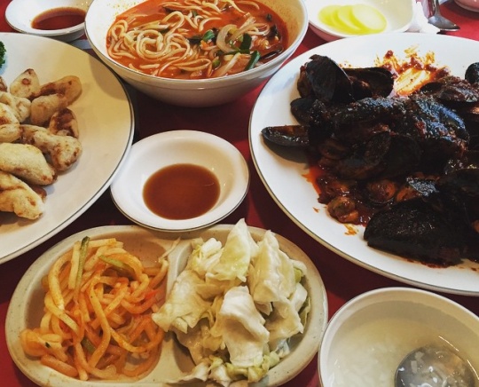 신촌 퓨전 중국집 '완차이'