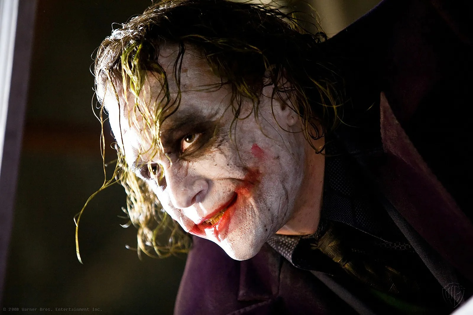 영화 《The Dark Knight》 – 줄거리, 등장 인물 소개 와 제작 스토리