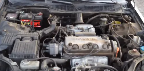 보닛 열어 엔진룸에서 노킹 소리 듣기