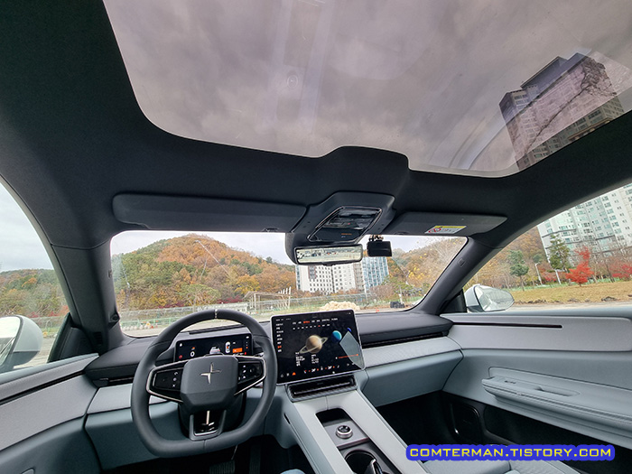 폴스타4 통유리 천장