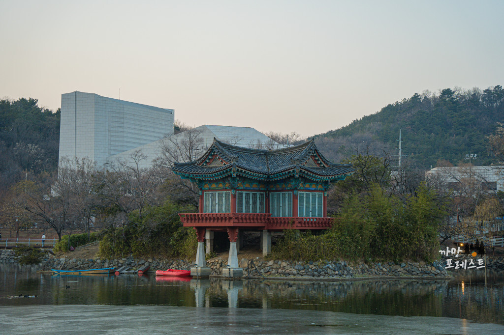 대구 성당못 부용정