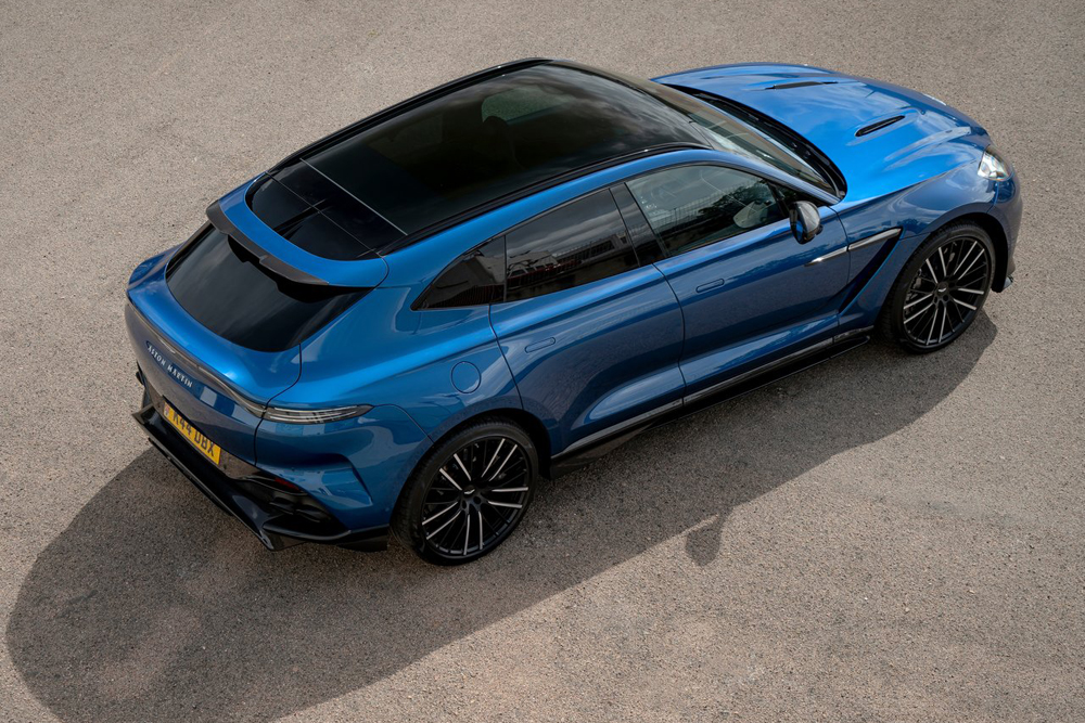 애스턴마틴 슈퍼SUV DBX707