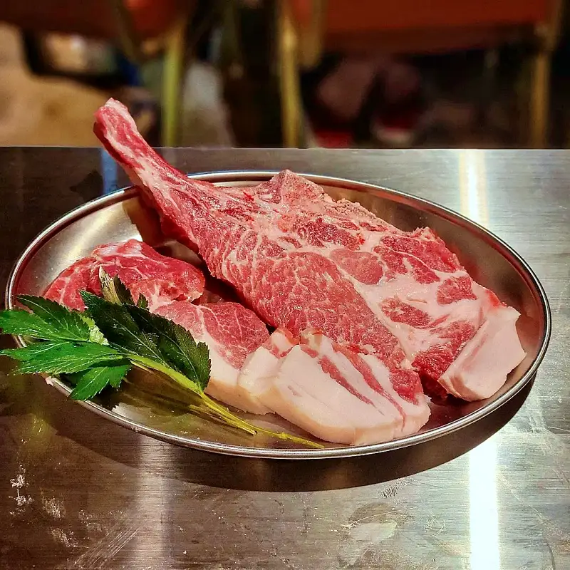 줄서는식당 권율 추천 누룩발효삼겹살, 30일 드라이 에이징 숙성 삼겹살 당귀 쌈 맛있는 식당 신사동 숙성고기 고깃집 맛집 소개