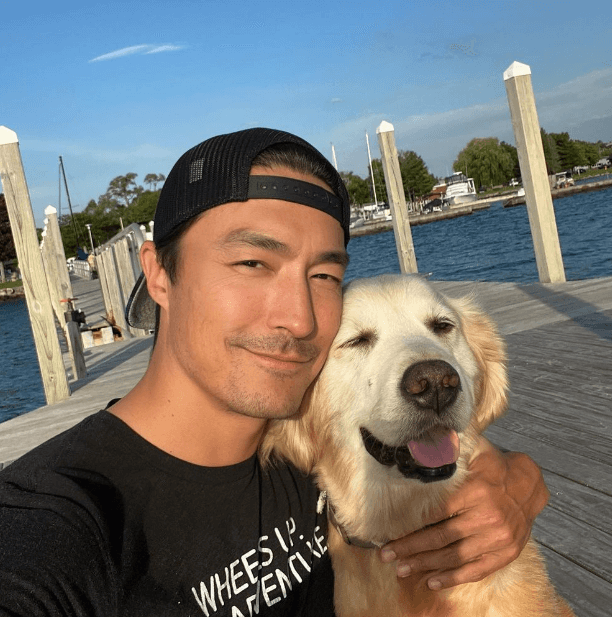 다니엘 헤니와 강아지