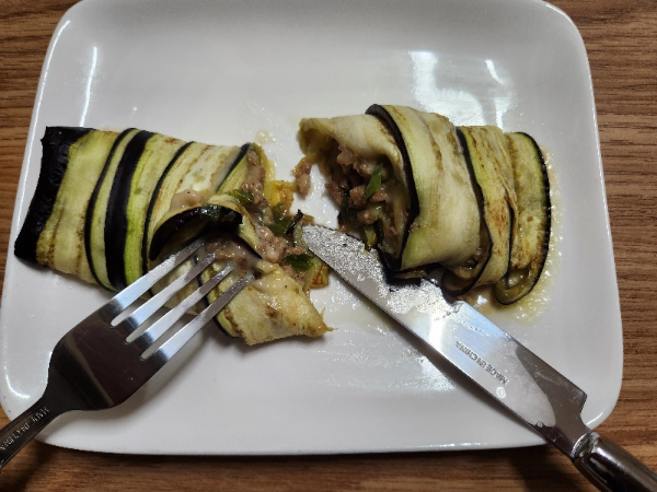 완성된 가지 치즈 롤