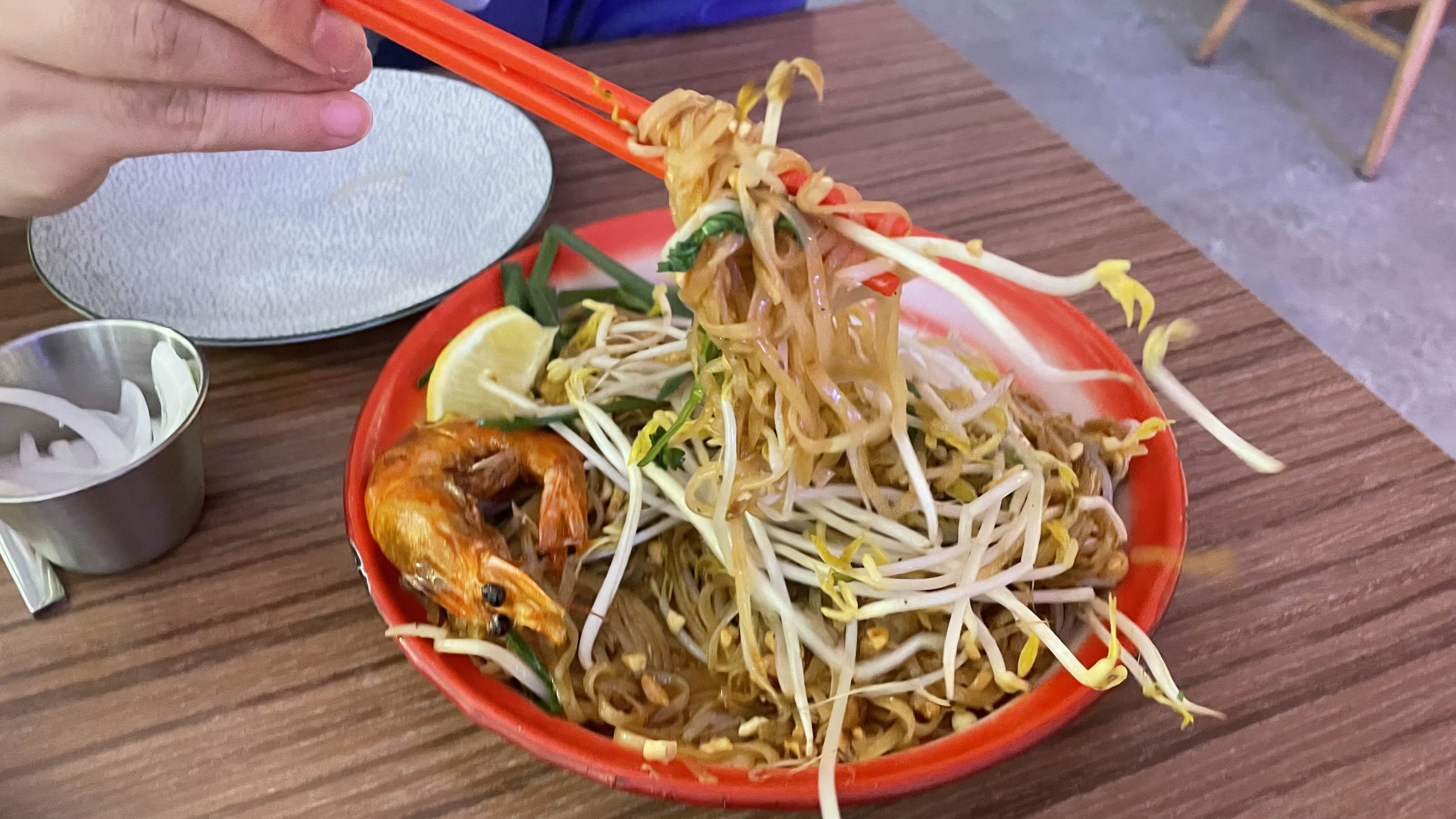 젓가락과 팟타이