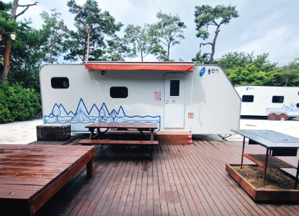 용인 자연휴양림 예약 캠핑장 카라반 계곡 짚라인 야영데크 몽골 핀란드