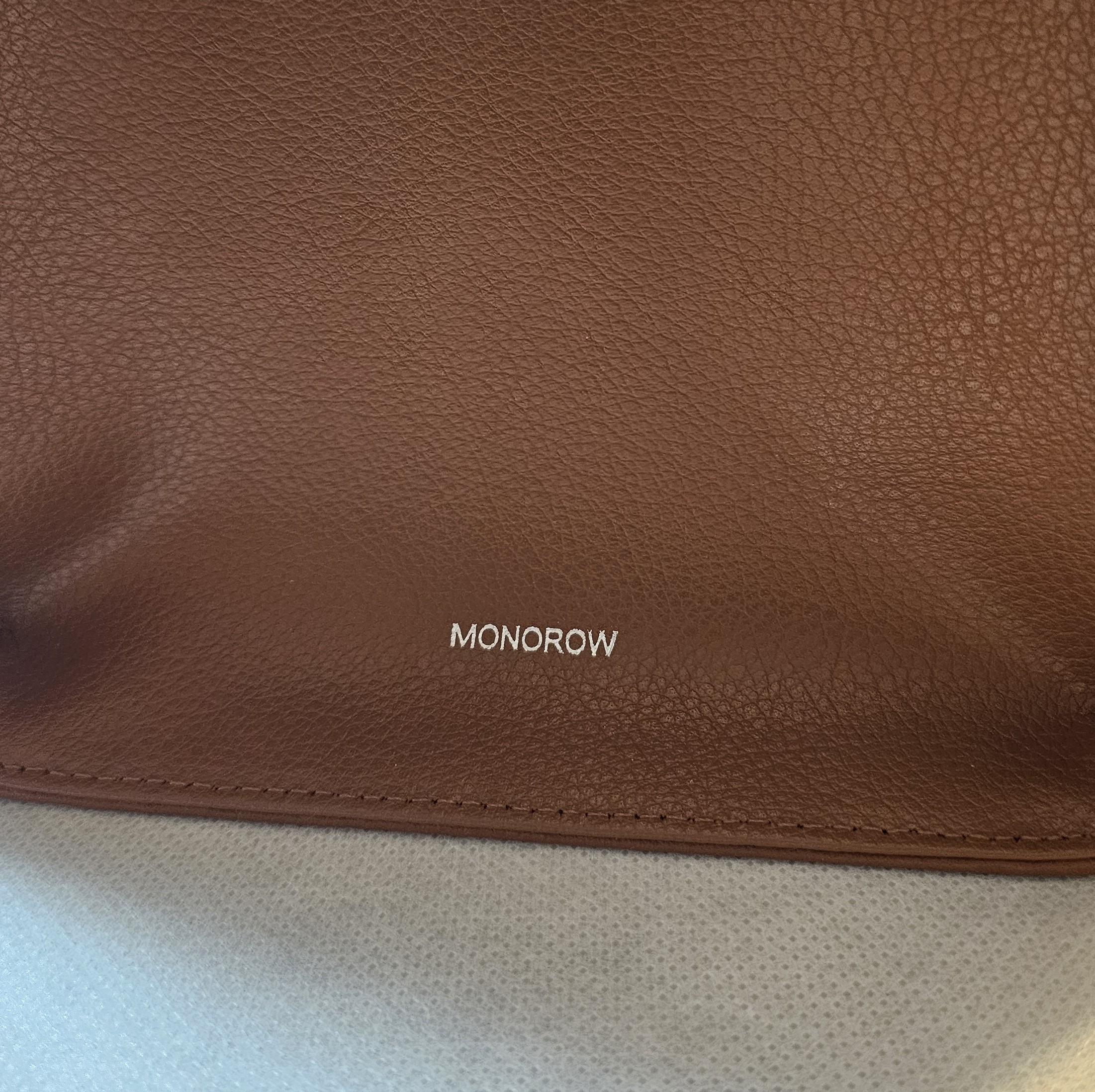 모노로우 블랑백