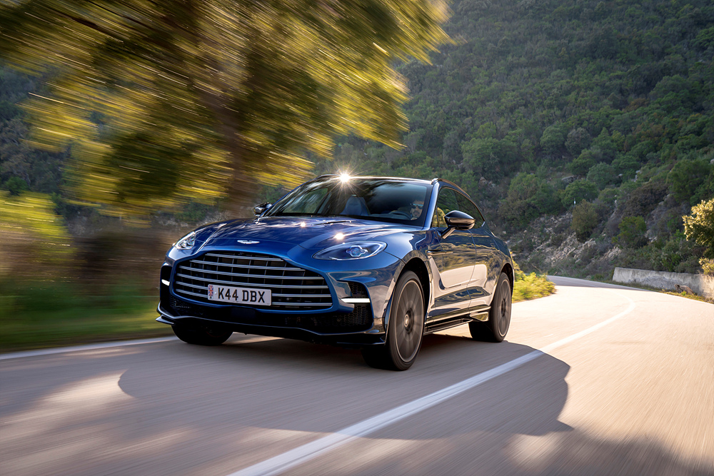 애스턴마틴 슈퍼SUV DBX707