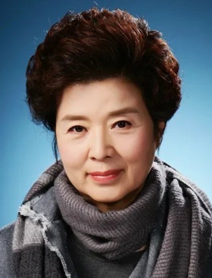 배우 윤미라 불륜스캔들로 헐리우드진출