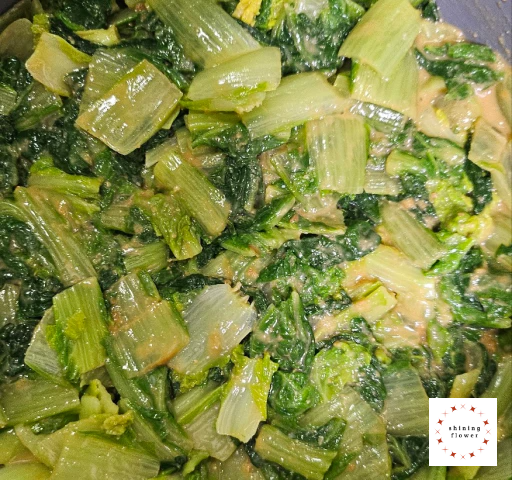 얼갈이배추시락국-된장과 마늘에 무친 배추를 양념이 배일 동안 기다리기