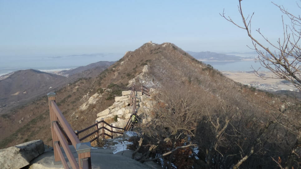 100대 명산 등산하기 열네번째 강화도 마니산 우리 민족의 뿌리 신화와 국가 제례의 중심지 역할을 해온 역사·문화의 산