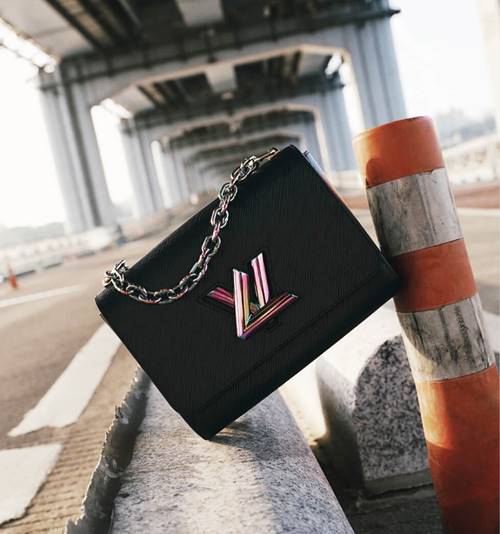 루이비통 카퓌신 & 트위스트 핸드백