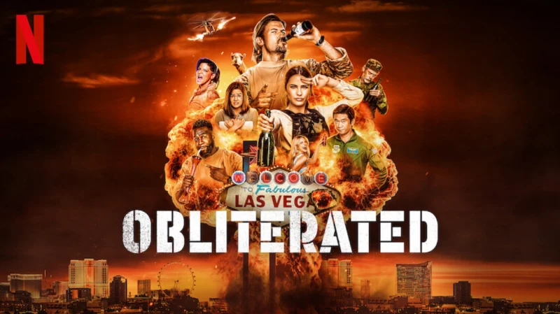 폭발 속에 술 마시고 있는 대원이 등장하는 초토화