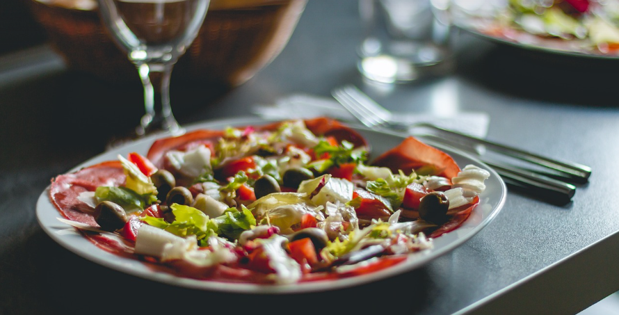 MZ세대가 열광하는 새로운 간편식 트렌드 – 2025년 주목해야 할 변화들