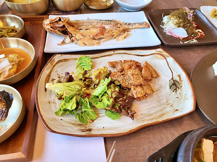 생생정보 참외 닭구이 연잎밥 보리굴비 한정식 맛집