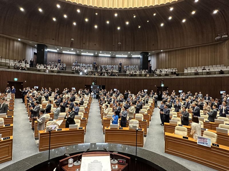 국회에서 이런 멋진 장면이 나올 수 있다는 것이 감격스럽다