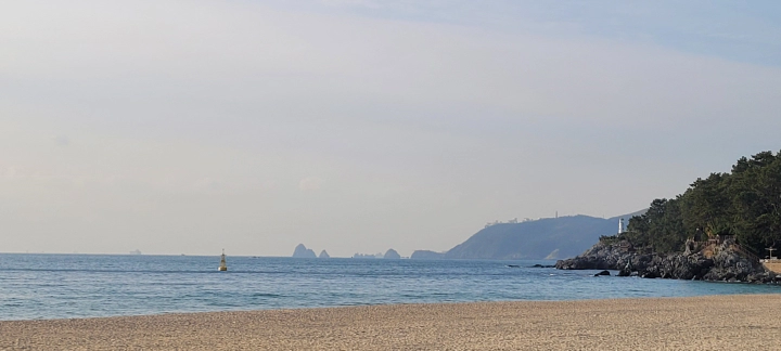 해운대 산책 신라스테이 to 벡스코. 멀리 오륙도의 모습