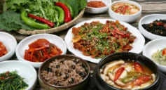 제육볶음 그릇에 진열되어 있는 인포그래픽5