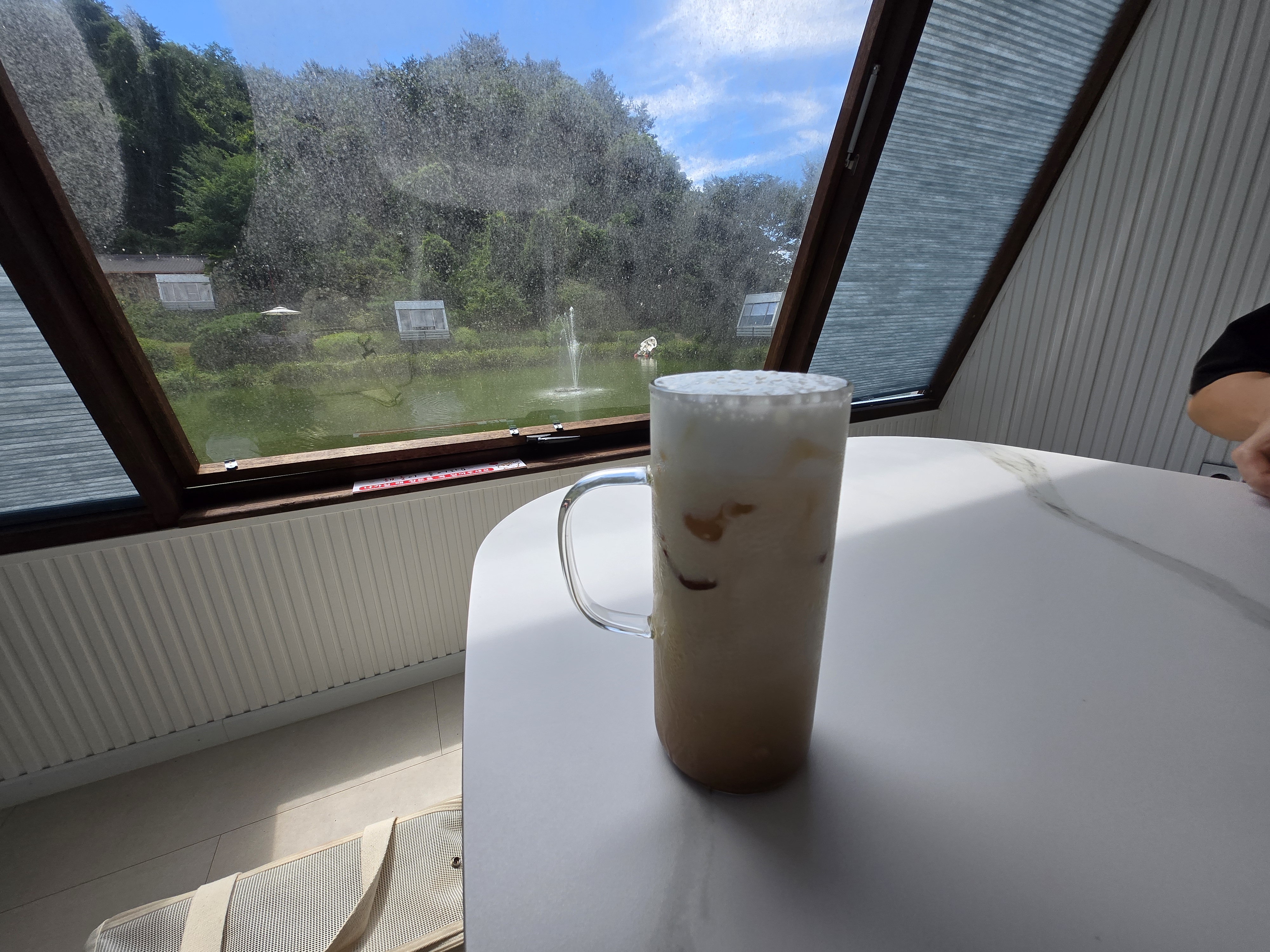 봉화 추천 카페 인화원 방갈로 안