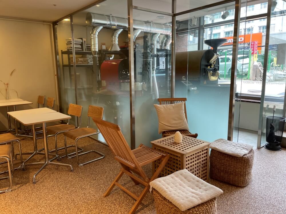 리플렉트-커피-로스팅-룸-모습