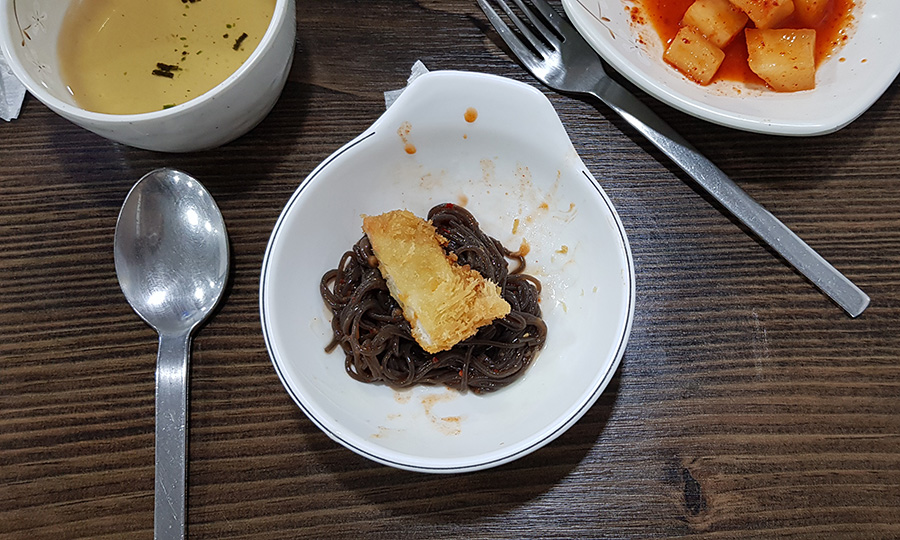 칡냉면에 돈까스