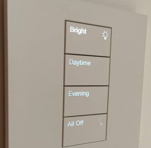 스마트 센서와 무드조명이 적용된 침실 간접조명